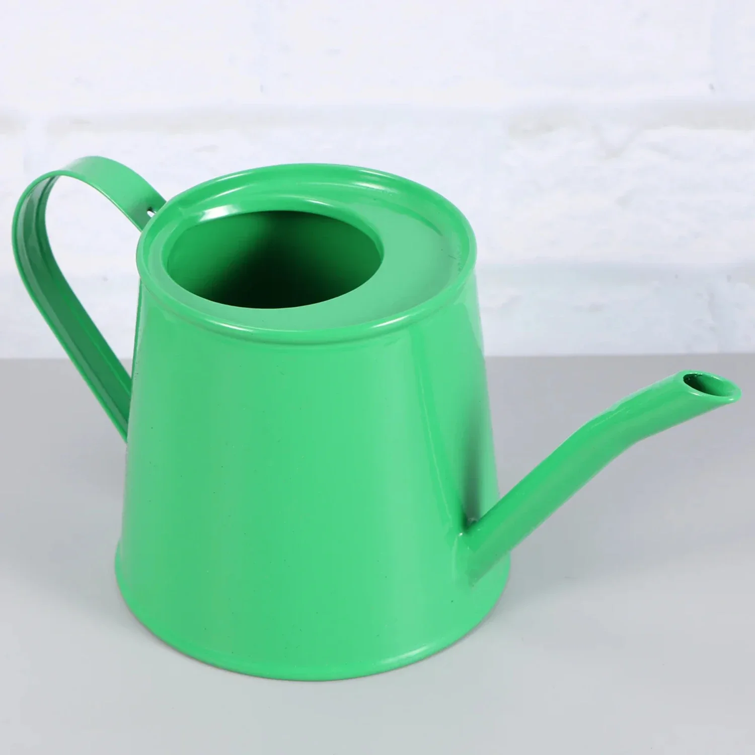 Iron Mini Flower Vase – Child-friendly Watering Can for Outdoor Plants, Unique Layout Model with Photo-worthy Design