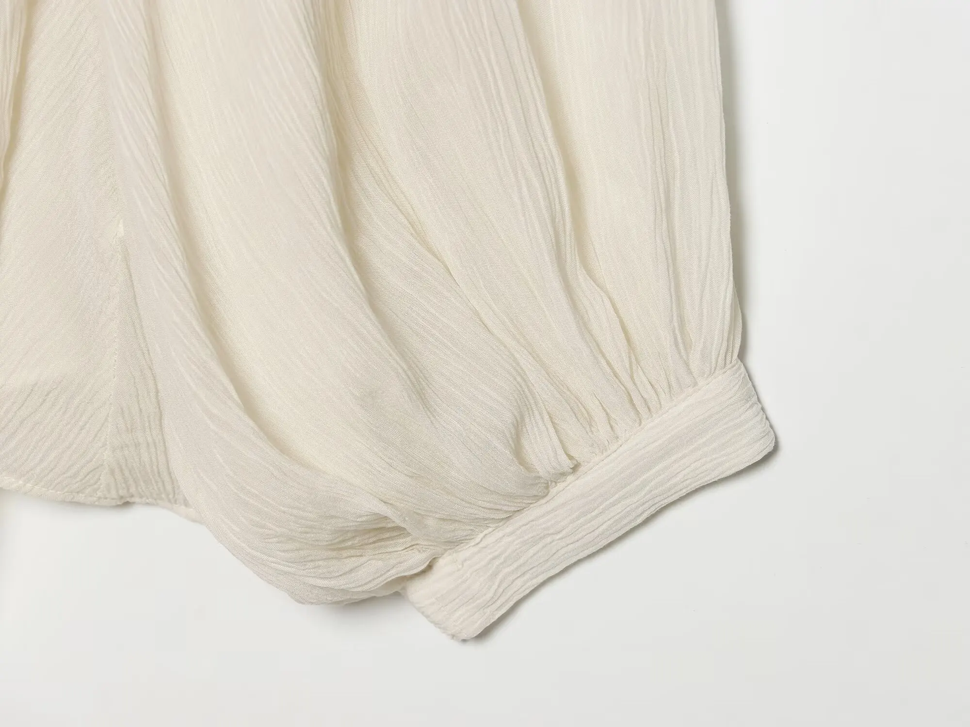 TFMLN Damen Schal-Kragen Lose Bluse Elegante Langarm-Bluse mit Falten Modische Neue Frühlings- und Herbstmode Büro-Hemden – Detail 8