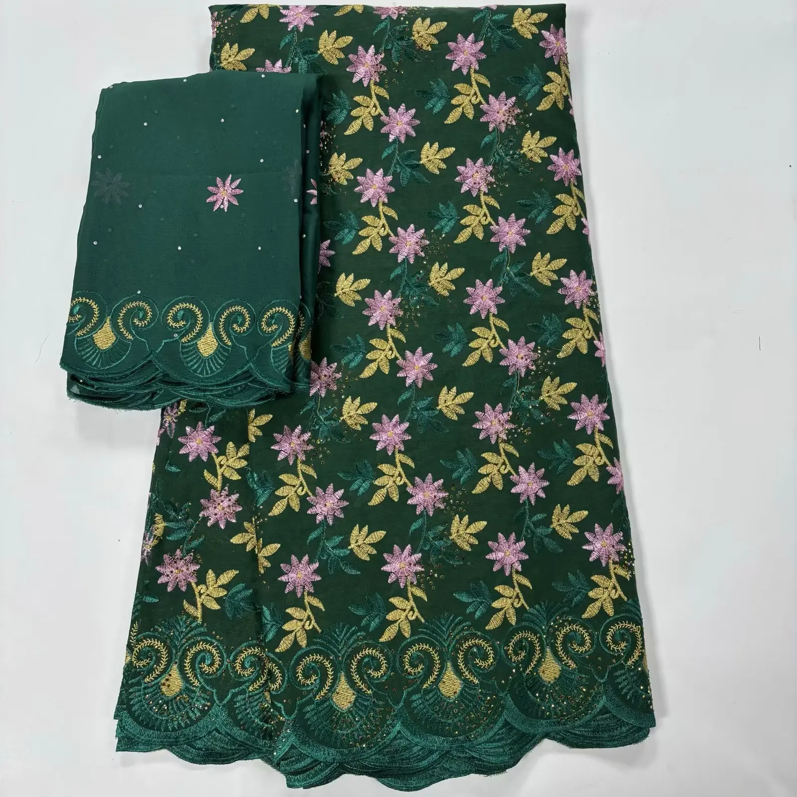 

2025 High Quality New African Cotton Lace Fabric in Switzerland Nigerian Swiss Voile Lace Women Dresses Material Wedding Dress