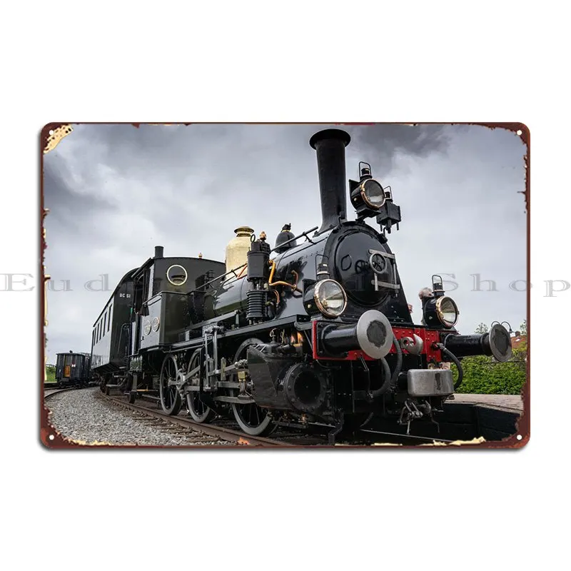 Steam Train Returns Metal Plaque Poster Pub Wall Decor Wall Cave Character Cinema Tin Sign Poster