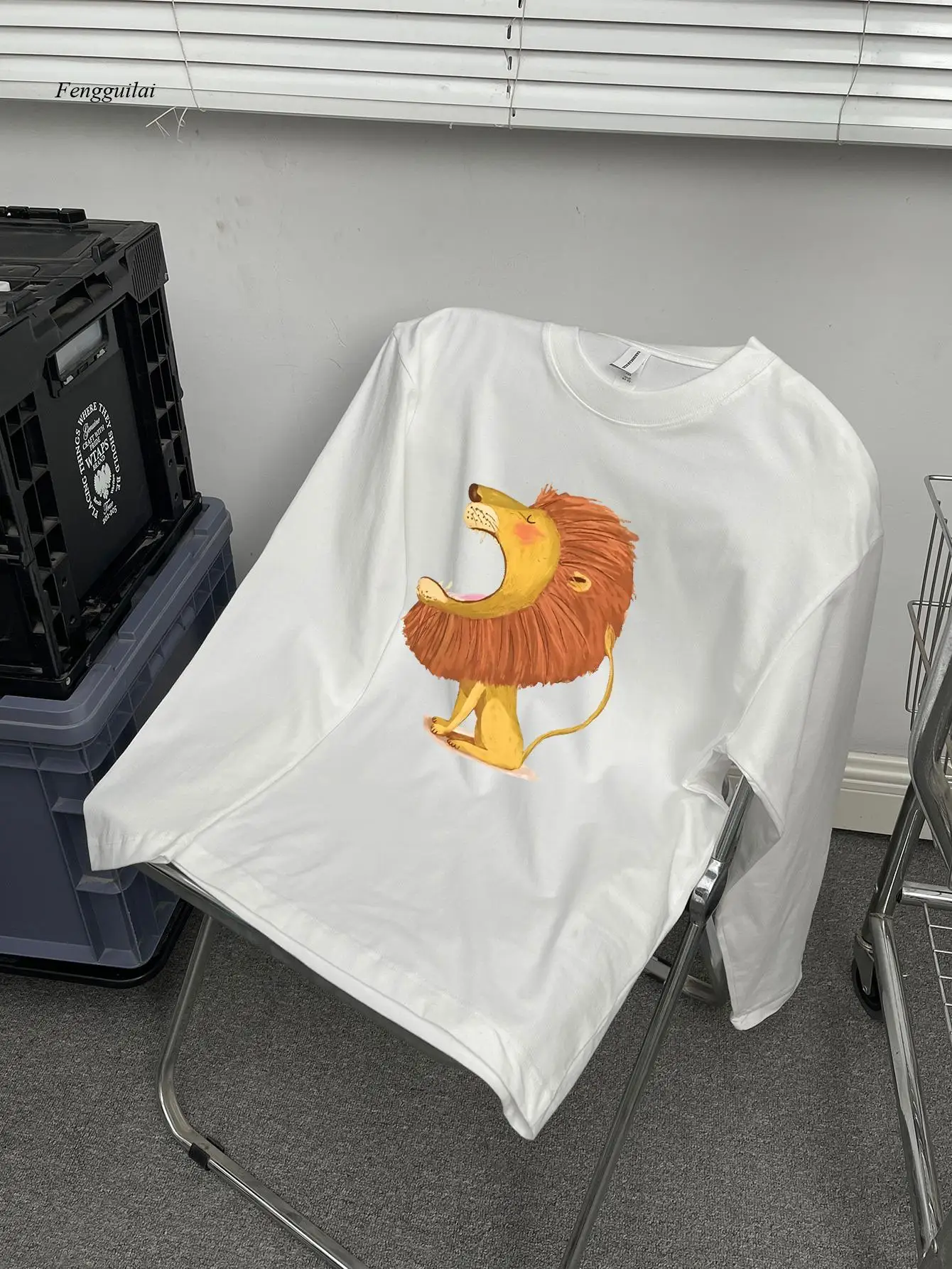 Long Sleeve T-Shirt - Funny Lion Graphic Tee, Soft Everyday Shirt for Fall/Winter, Machine Washable Casual Top