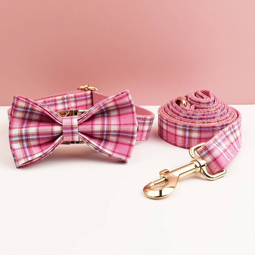 Rosafarbenes kariertes Hundehalsband und Hundegeschirr mit Leine im Set mit individuell graviertem Namensschild, personalisierte Haustierbedarfsartikel für Hunde – Detail 6