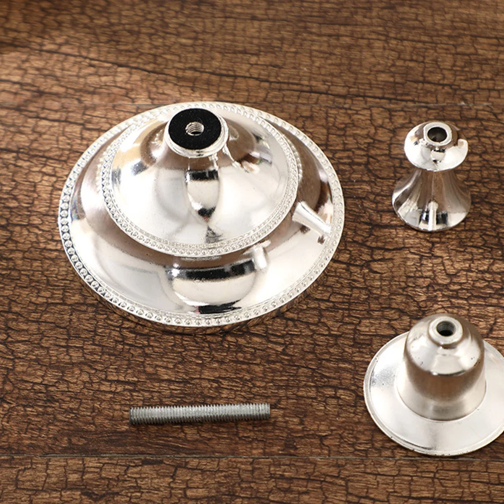 2Pcs Alloy Candlestick Holders European Elegant Design Decorative Holders Romantic Wedding Dinner Table