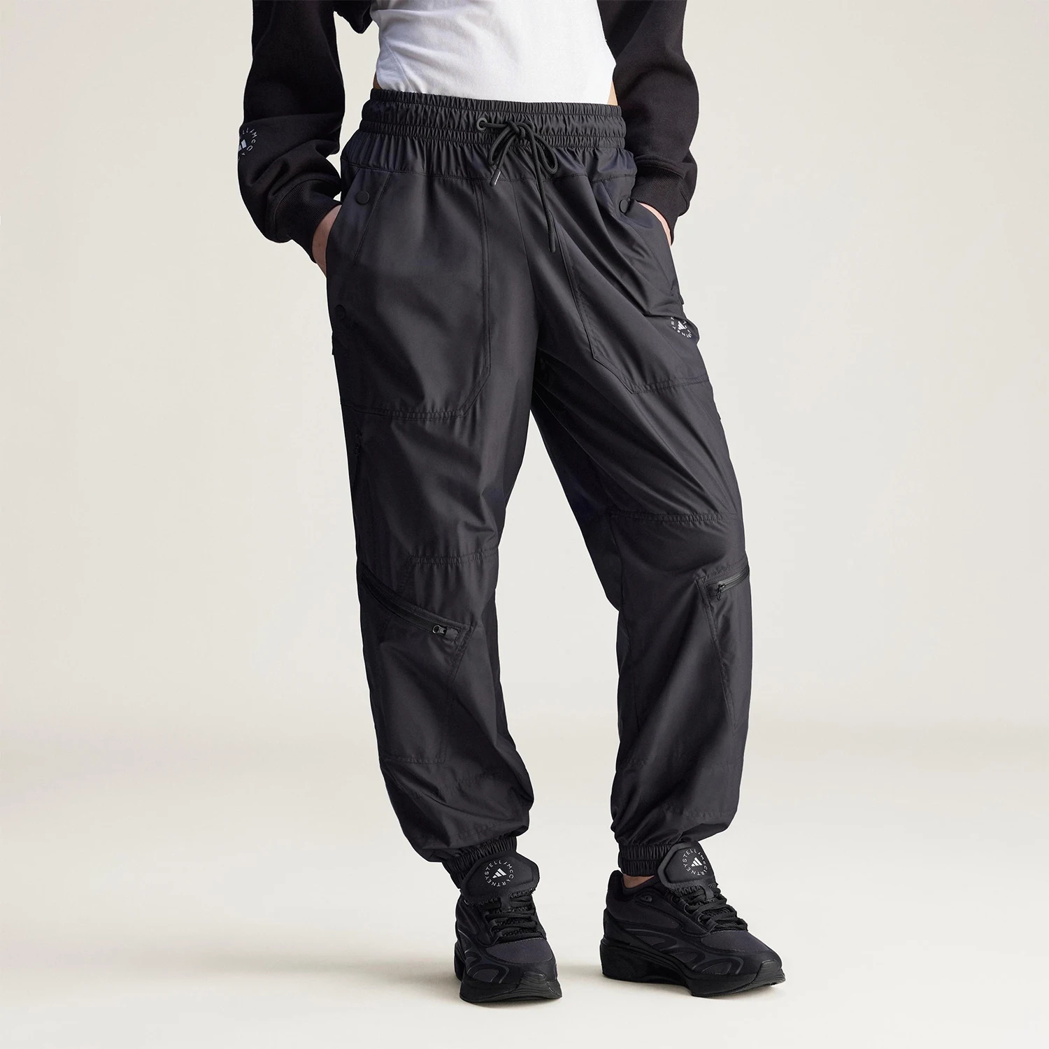 

Женские свободные спортивные брюки Adidas Authentic SMC Collaboration с завязками на талии JJ0092