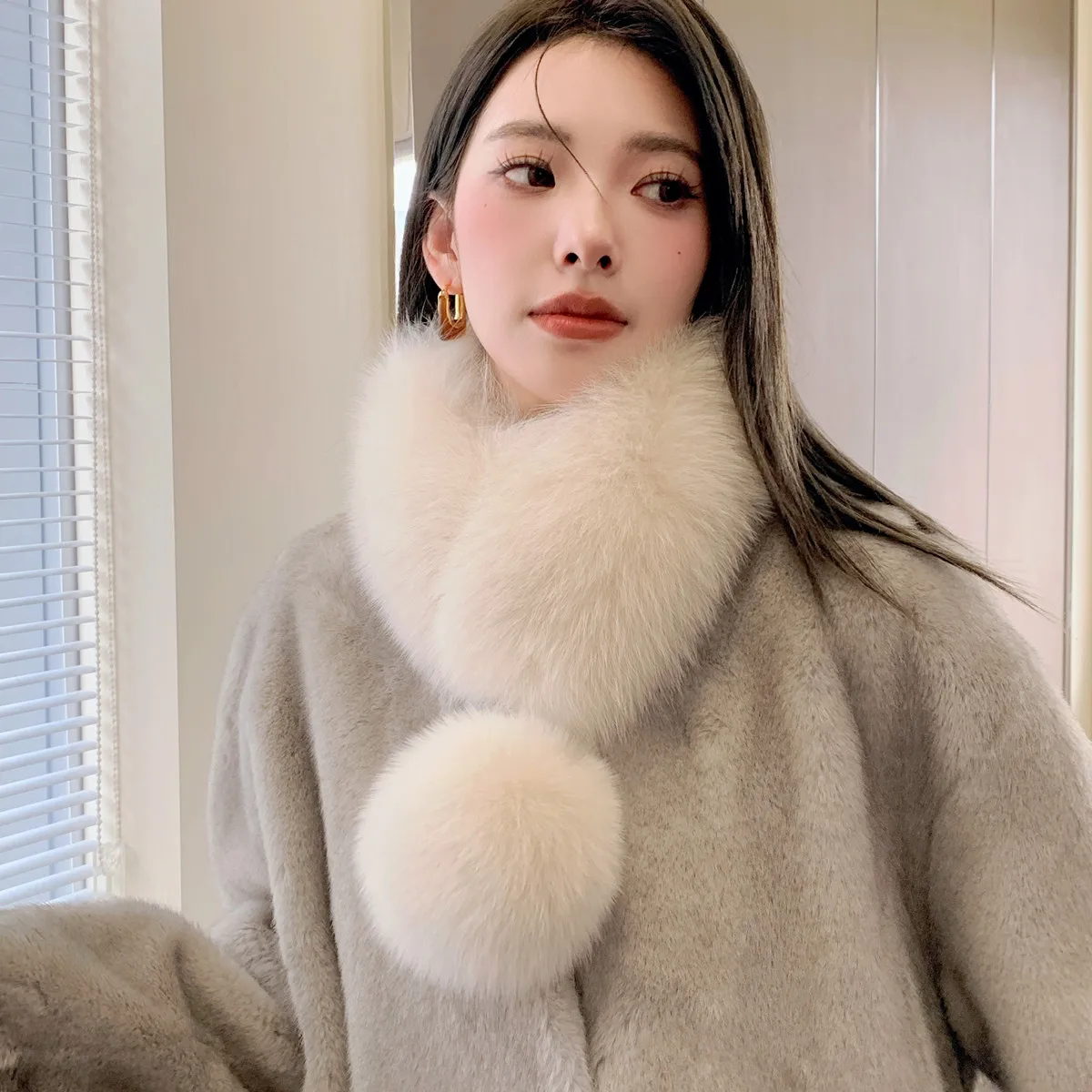 Korean version of new winter fur ball fox fur scarf, real fur women's fur scarf, magnetic suction buckle fur collar, fur