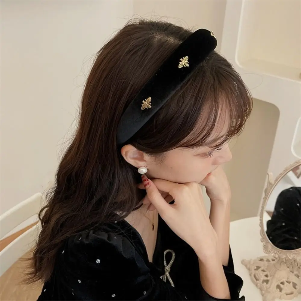 Elegant Hair Accessories Retro Hair Hoop Velvet Bee Wide Brim Hair Hoop Hairbands Korean Style French Headband Outdoor