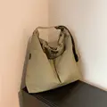 green-no pendant