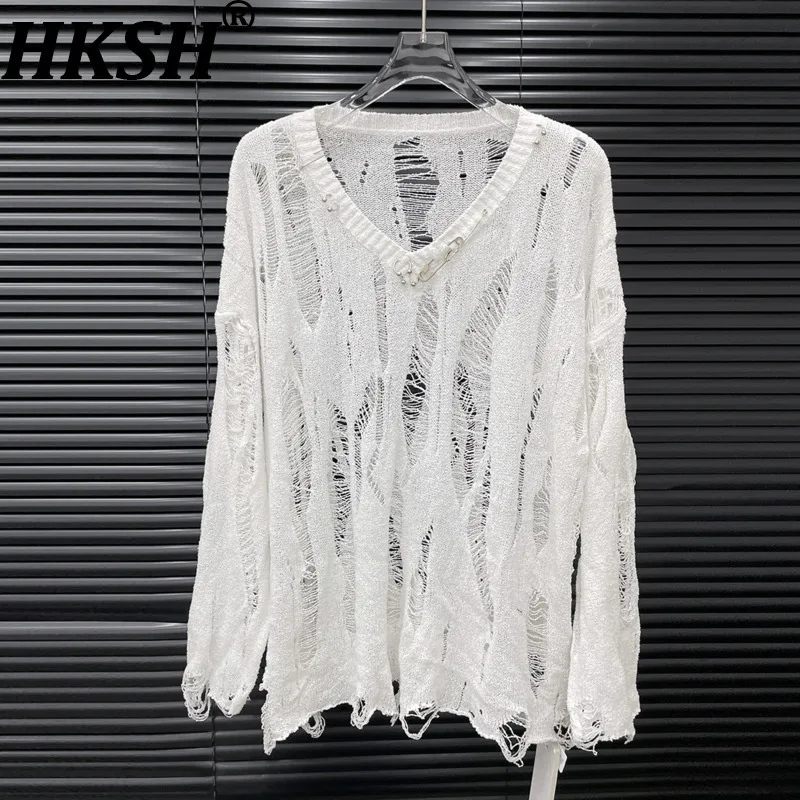 

HKSH Autumn New Women Chic T-shirt V-Neck Long Sleeve Knitted Hollow Out Pin Decorate Thin Streetwear Stylish Casual Tops HK9053