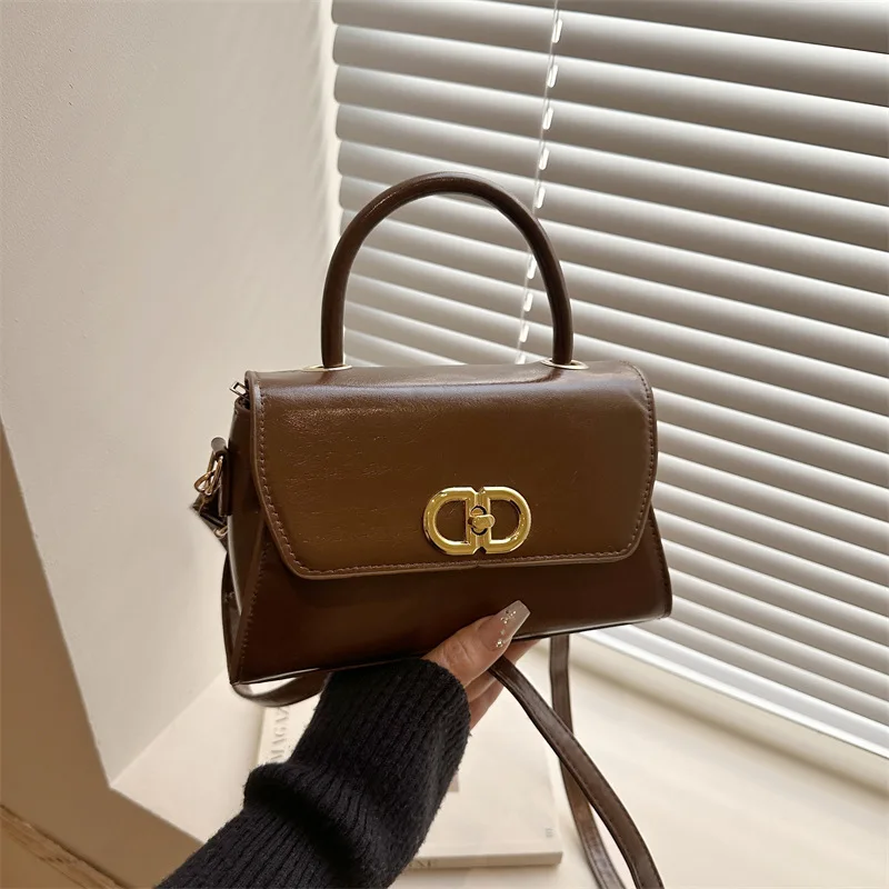 

2026Spring new fashion high-quality light luxury style versatile chic simple shoulder crossbody handbag