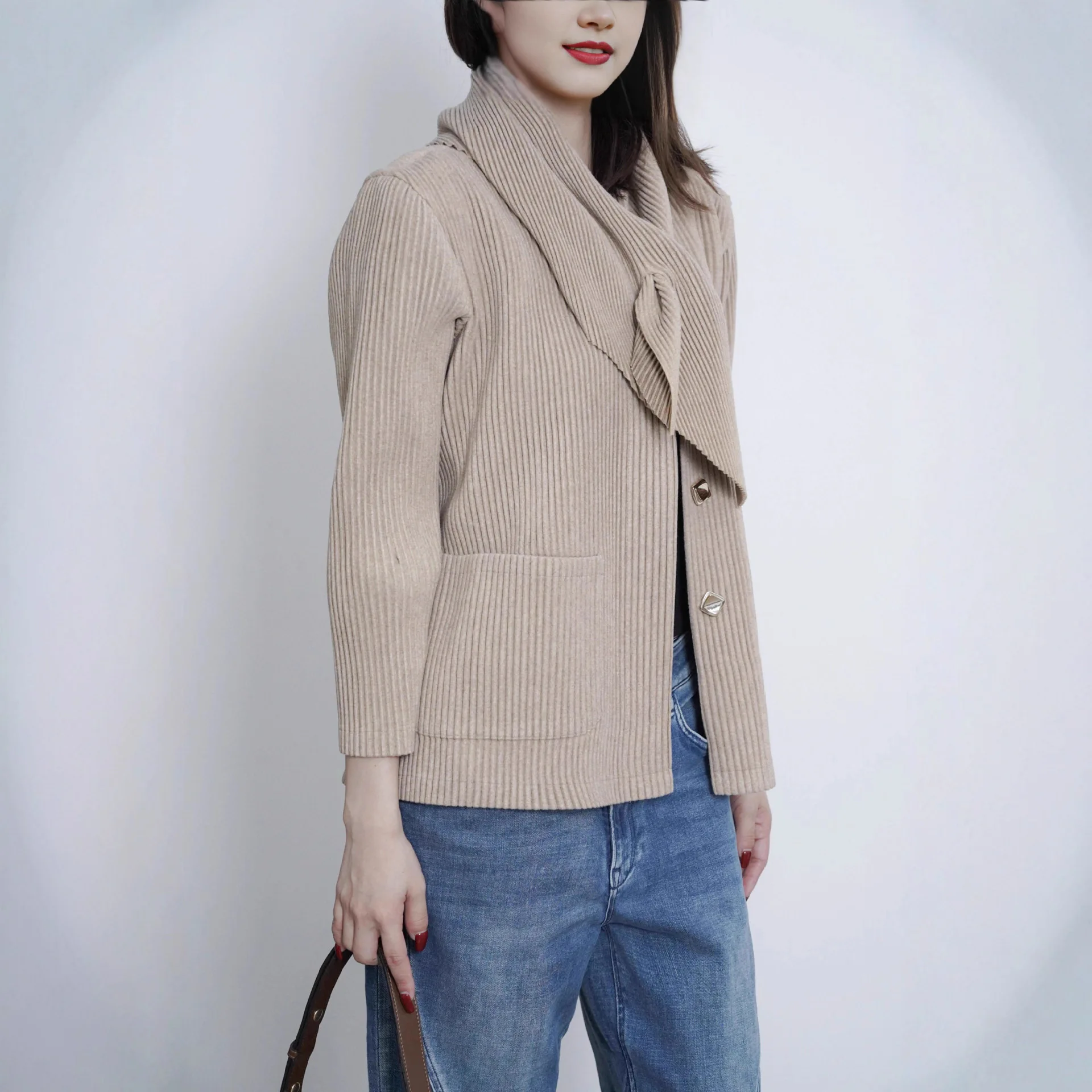 معطف صوفي مطوي مصمم من Miyake للنساء قصير للخريف والشتاء، جاكيتات سميكة جديدة ذات ياقة وشاح راقية #4