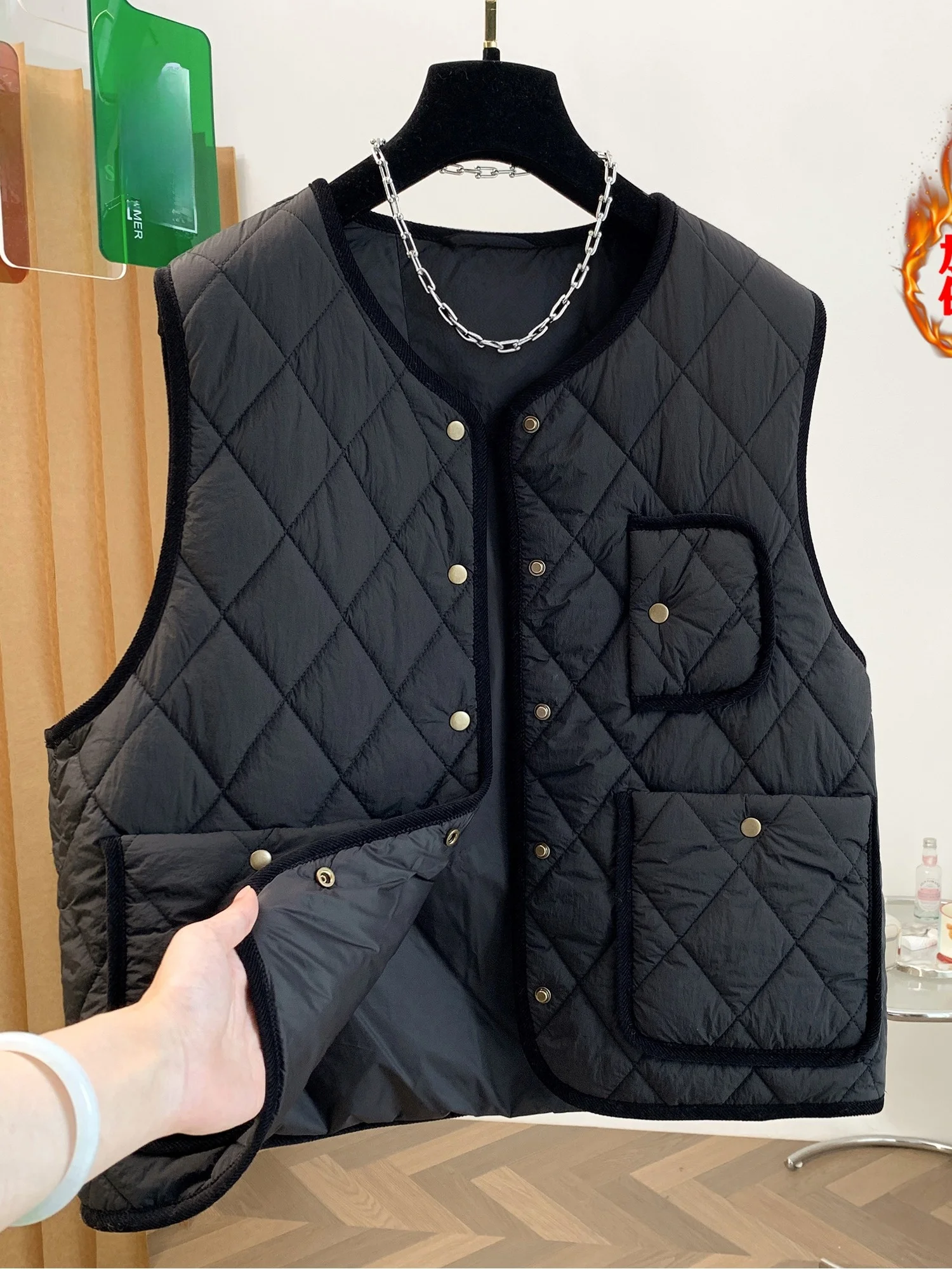 Warm Fashionable Black Diamond Pattern Cotton Vest Women's Winter Jacket Thickened Inner Cotton Sleeveless Outerwear
