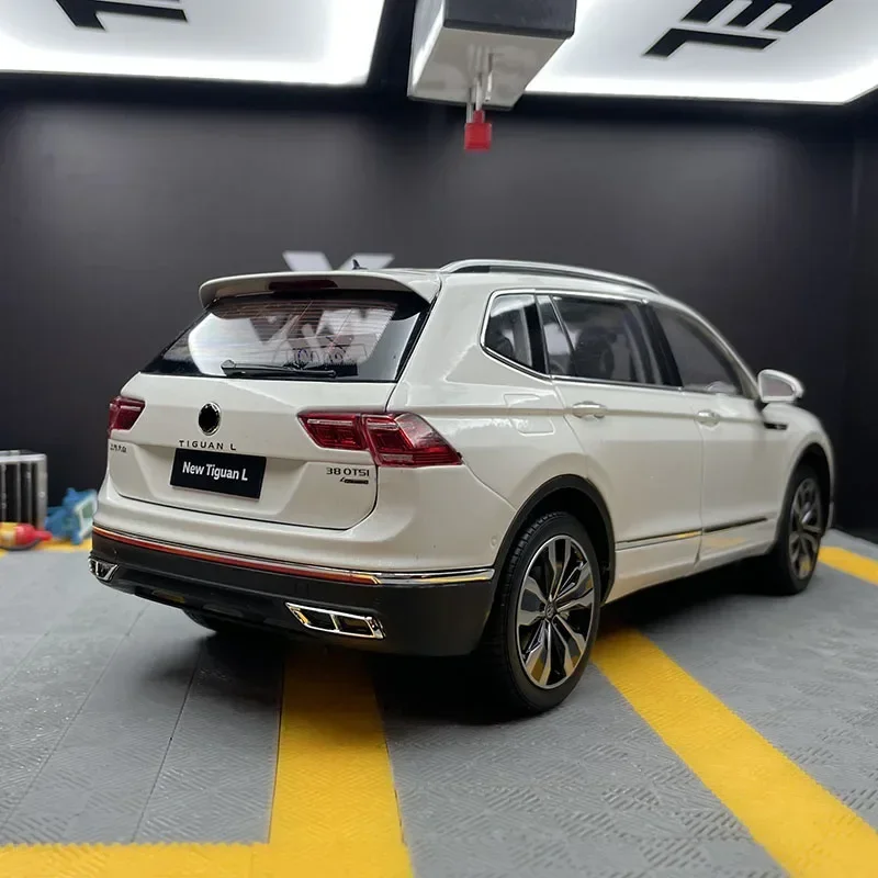 1:18 New FOR Volkswagen TIGUAN L SUV Alloy Car Diecasts & Toy Vehicles Metal Model Luxury Car Simulation Boys Gifts Collection