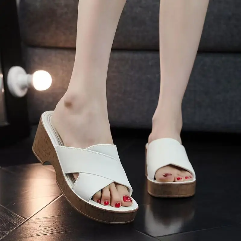 

Women's Summer New Thick Sole Wedges Slippers Open Toe Hollow Out Fashionable Outdoor High Heel Slippers Sandals Beach Slippers