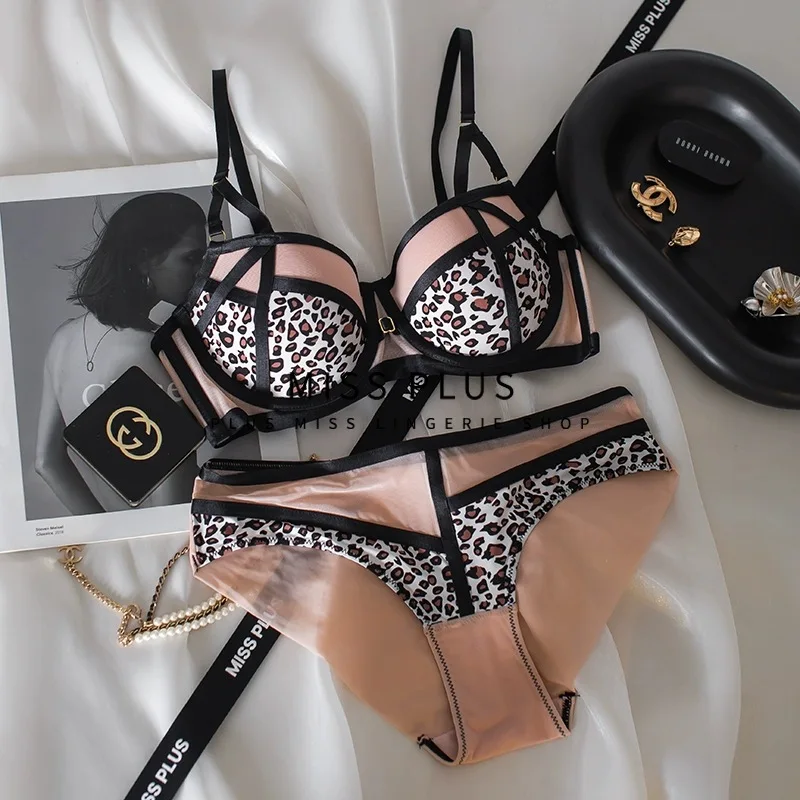 Sexy Leopard Lingerie Set Gathered Hollow Thin Belt to Collect Breasts Bra on the Thin Bottom Thick Soft Steel Ring Bra Set