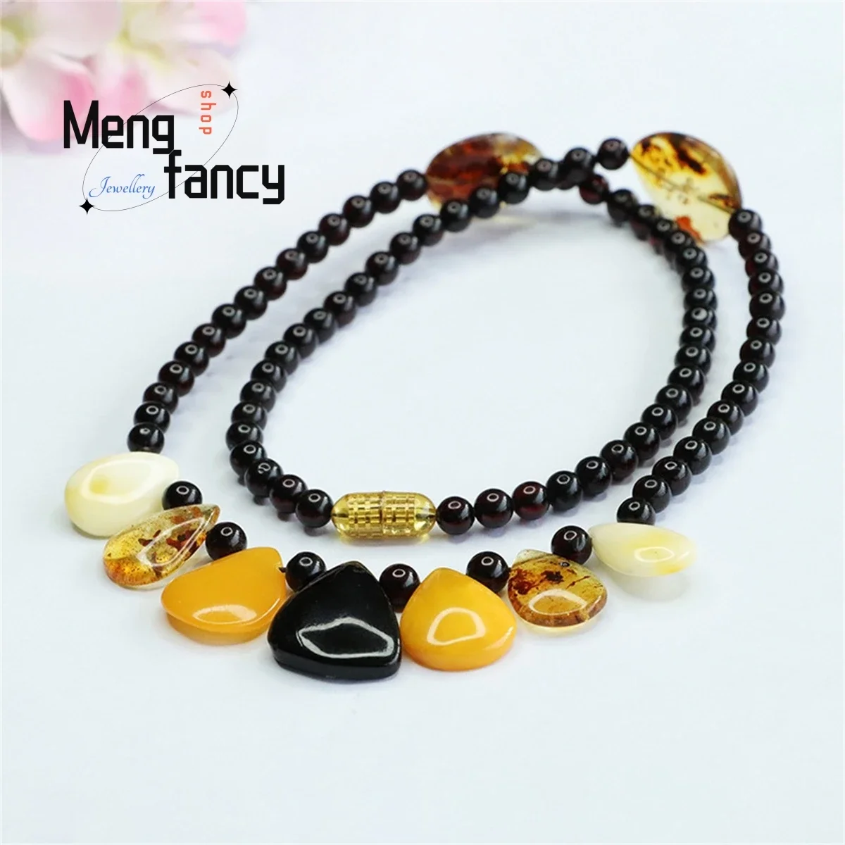 

Natural Amber Blood Pearl Old Honey Wax White Flower Random Necklace Simple Personality Versatile Men Women Luxury Fine Jewelry