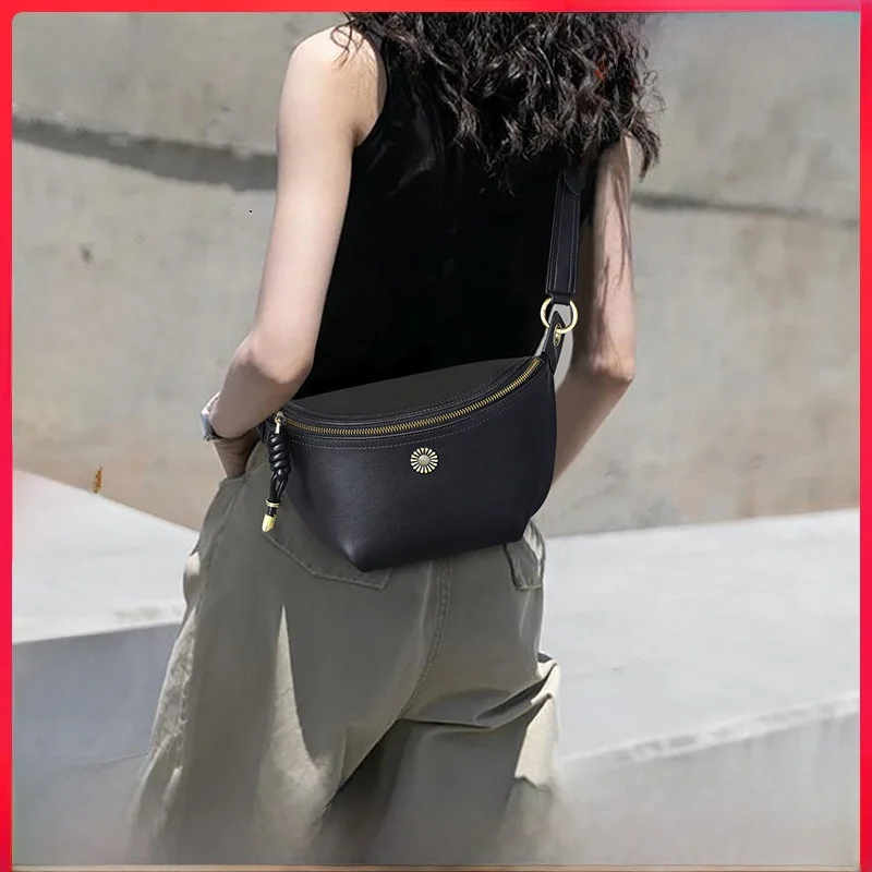 ファッショナブルな Viney 本革クロスボディバッグ女性のスタイリッシュな多用途夏秋冬ウエストバッグチェーン要素ソフト