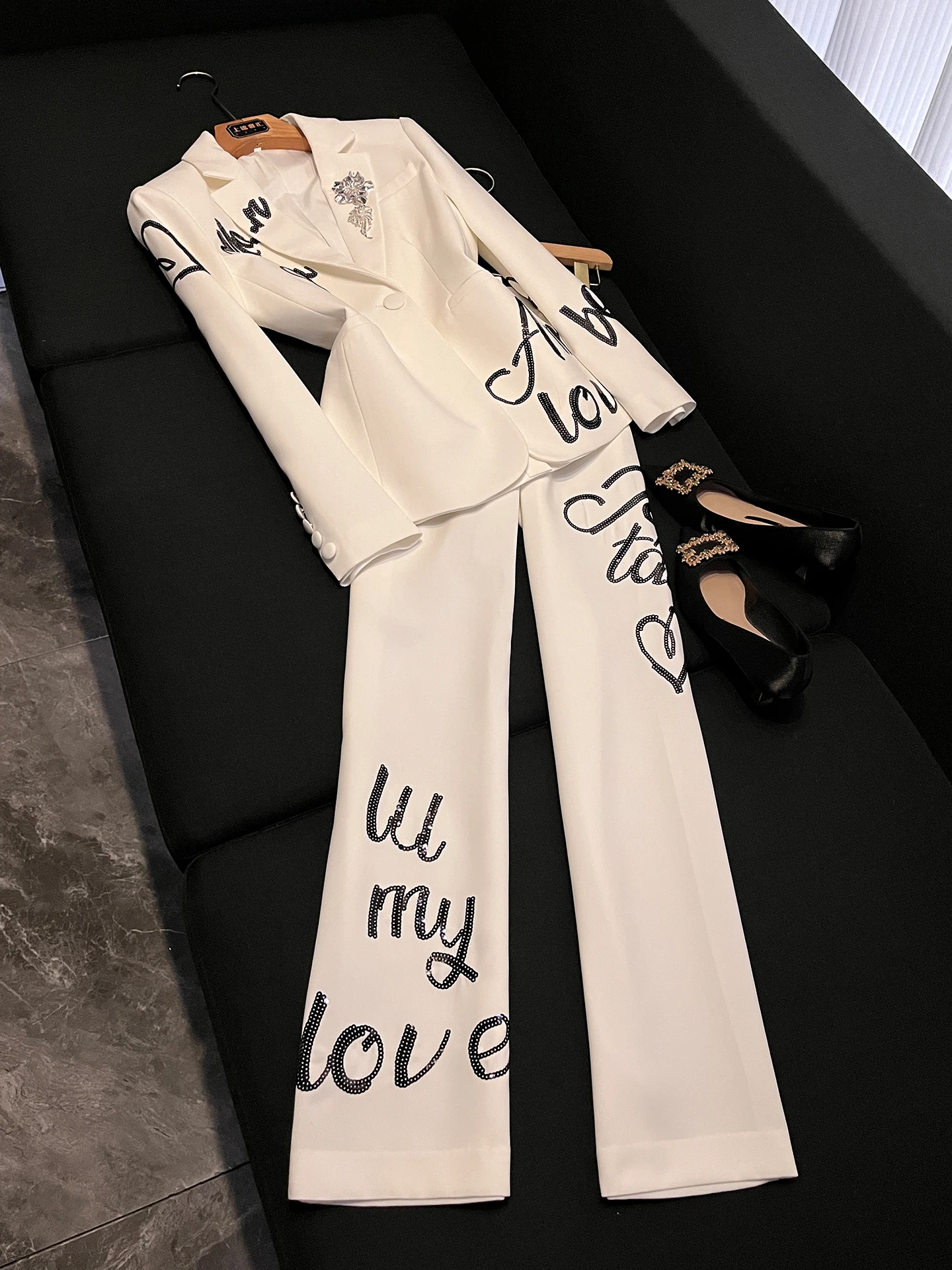 

2026 New Advanced Edition Women's Letter Embroidered Sequin Suit Jaet Pants Set AZ828 Ele Two-Piece Ensemble