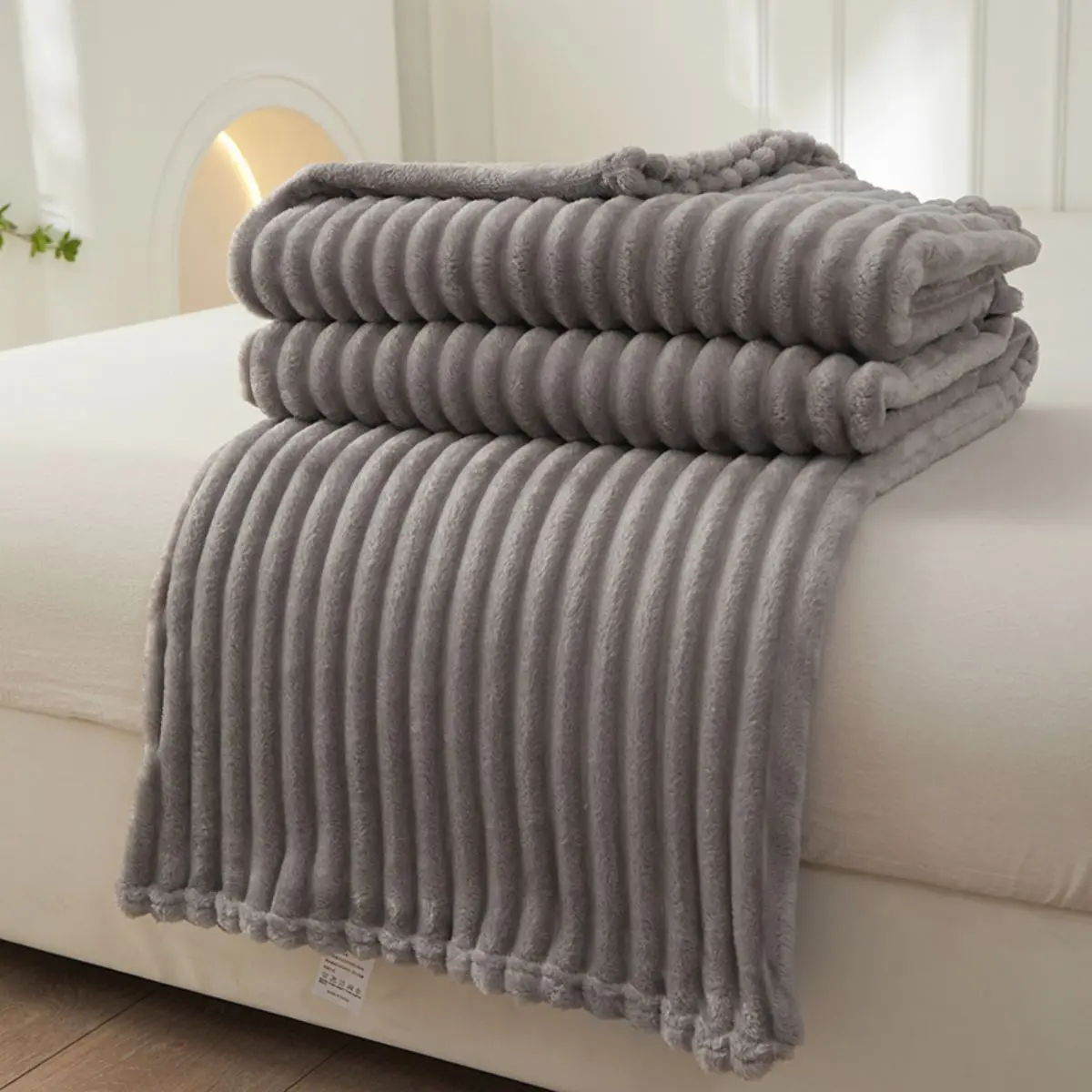 New milk velvet widened striped blanket (single layer double sided) air conditioning blanket multifunctional cover blanket