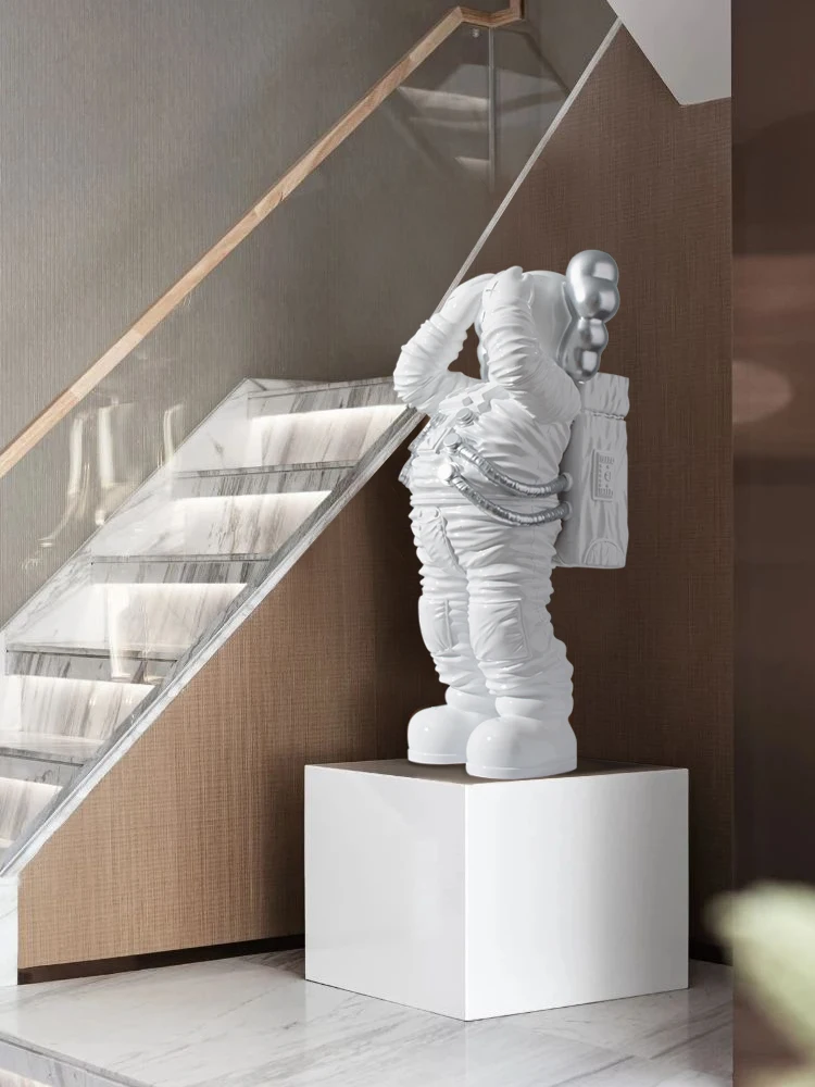 Spaceman Sculptured Ornaments Hotel Villa Corridor Aisle Modern Decorations