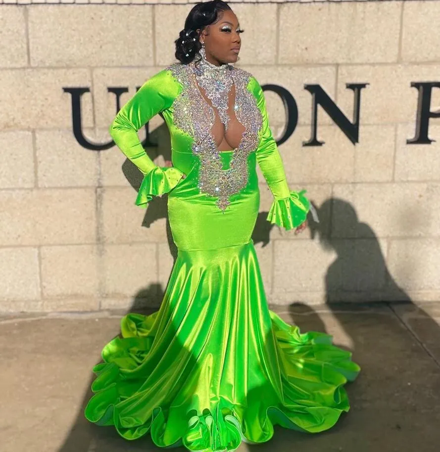 Fruit Green Plus Size Evening Formal Dress for Women Long Sleeve Sparkly Crystal Beaded Black Girl Homecoming  Prom Gown