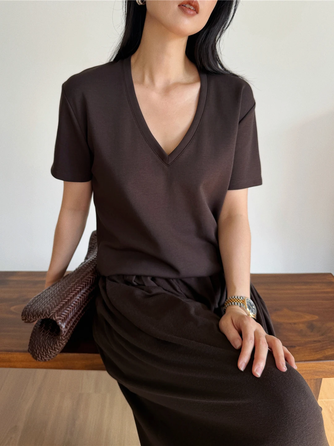 

AfuShop Весенне-летняя коллекция: Женская футболка с глубоким V-образным вырезом и коротким рукавом из хлопка, модала и шелка, повседневный стиль, стандартный крой