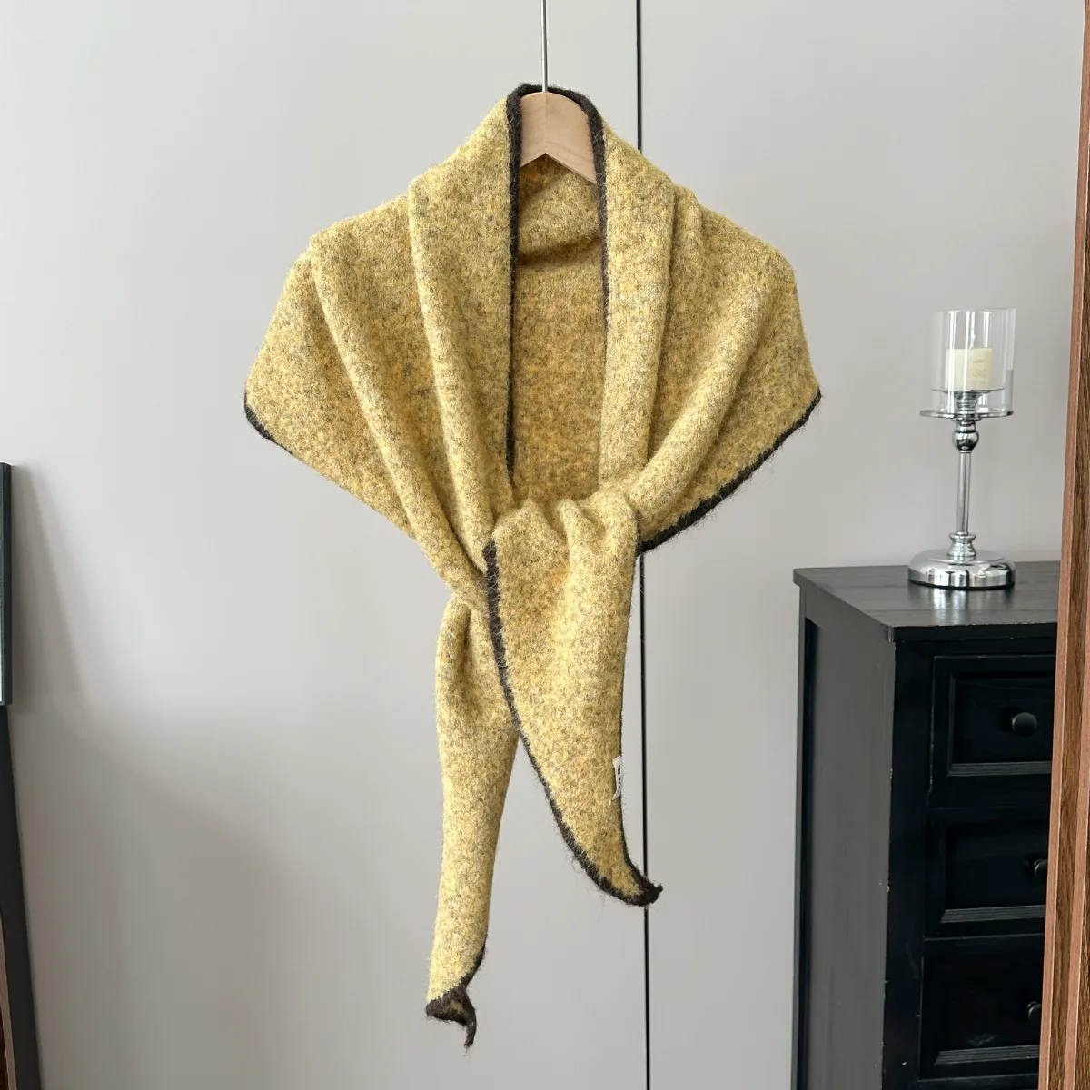 Ladies' Contrasting Colored Edge Wool Knitted Triangular Shawl For Autumn&Winter Warmth Neck Protection Scarf For Daily Warmth