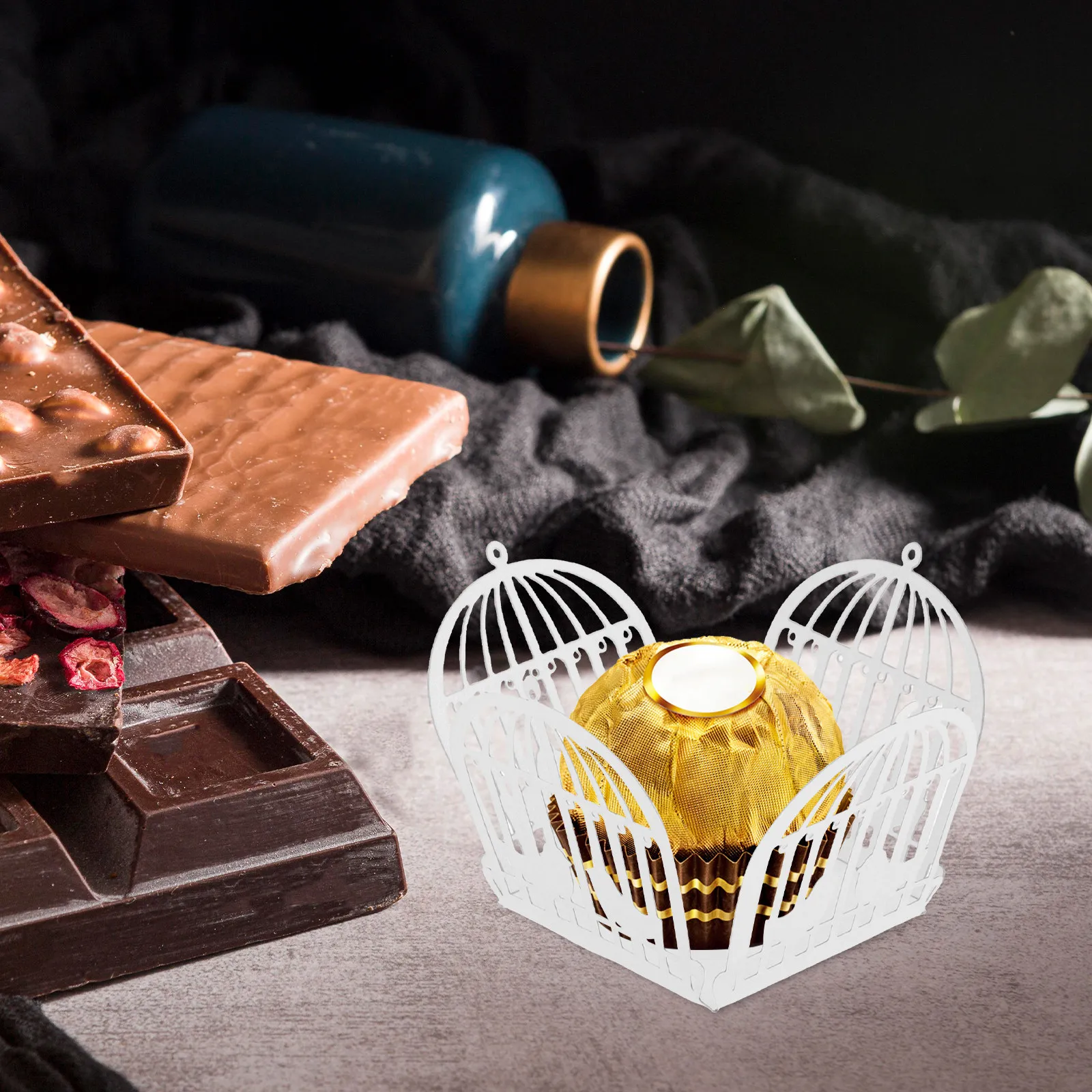 Caja de Papel Premium para Envolver Chocolate, Diseño de Jaula Hueca con Compartimentos Separados para Empacar Trufas de Chocolate, 50 Unidades