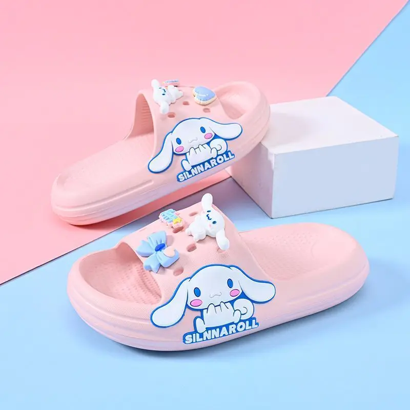 Sanrio Cinnamoroll модные тапочки с милым рисунком, домашние нескользящие легкие домашние сандалии для ванной комнаты, уличные тапочки для мальчиков и девочек