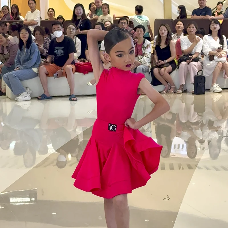 Sukienka z frędzlami do tańca latynoamerykańskiego, szyta na miarę, kostiumy do tanga, cha-chy, samby, stroje na występy dla dorosłych i dzieci, odzież na zawody latynoamerykańskie.