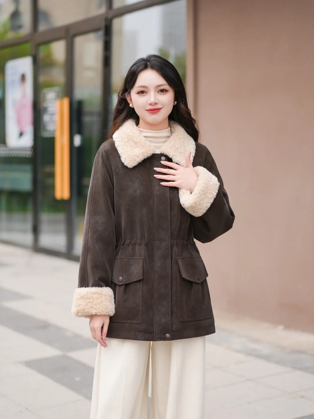 

Новая зимняя женская хлопковая куртка средней длины с замшевым меховым воротником, теплая, на флисовой подкладке, для повседневной носки, утолщенная, в простом стиле