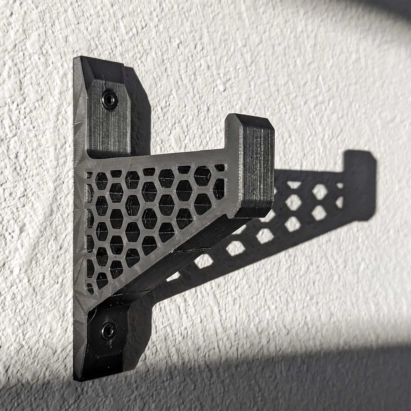 Wall-Mounted Helmet Rack – Hol - Cycling Gear Wall Storage 评论和价格