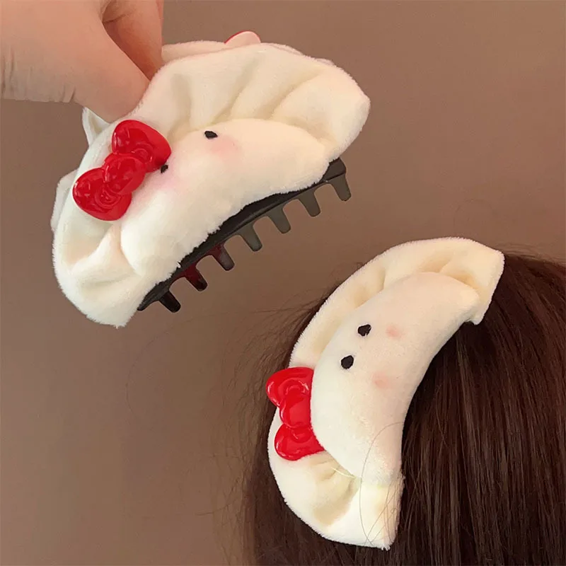 

1 Pcs Women's Hair Claws Plush Cute Cartoon Powder Blusher Dumplings Funny Hair Clips Sweet Kawaii Trendy Hair Accessories Girls