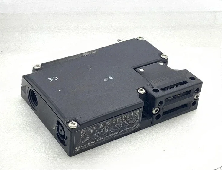 AZM161SK-12/12RK-024 24VDC Safety Door Lock Switch