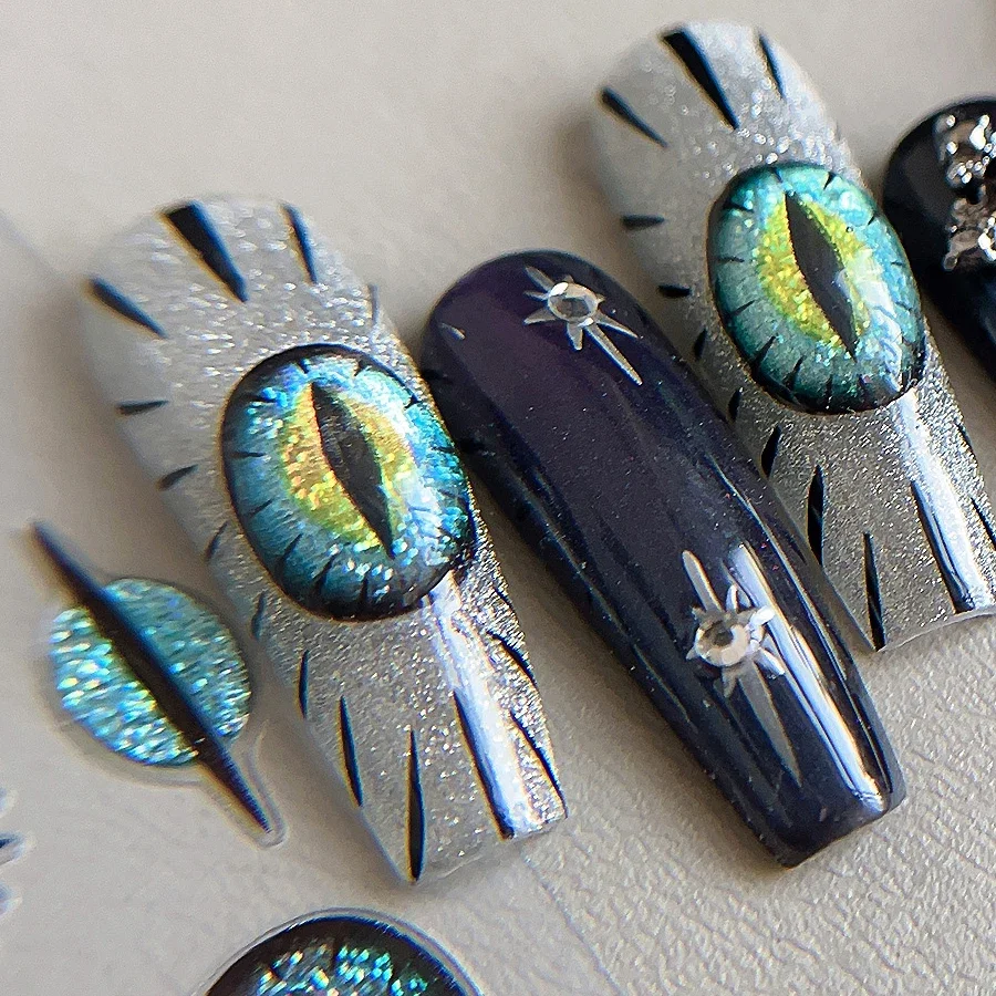 2 stuks gotische 3D Devil Eye nagelstickers, Cat Eye Nail Art stickers, zelfklevende boze oog Halloween Horror Nail Art decoratie