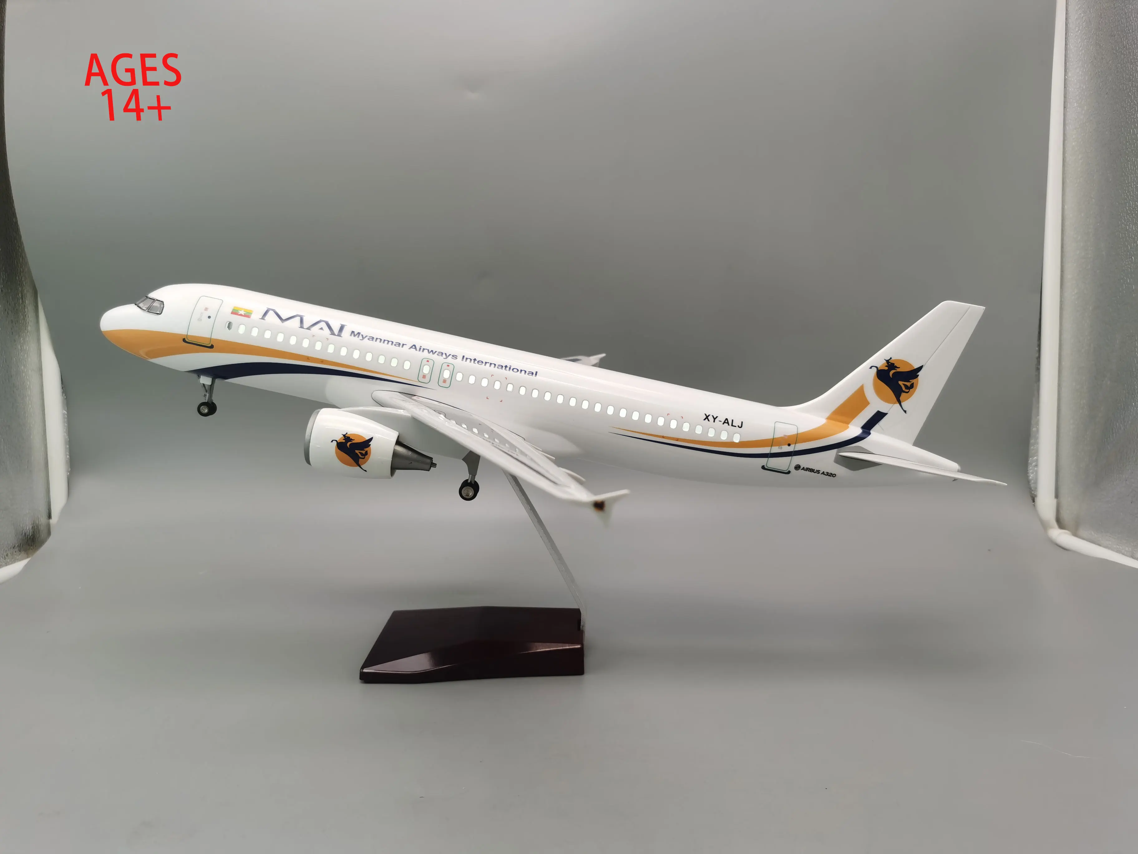 1/80 Skala 47Cm 320 Pesawat A320 NEO Myanmar Air Airlines Model Lampu dengan Roda Pendarat dan Lampu Resin Pesawat Mainan untuk Anak-anak