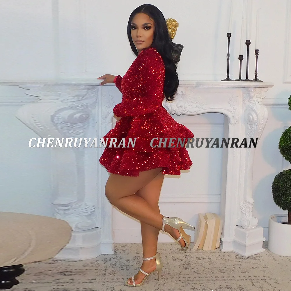 Błyszcząca sukienka koktajlowa 2025 kobiet dekolt w serek seksowne Mini suknie wieczorowe czerwone proste długie rękawy linia cekinowa sukienka na przyjęcie z okazji ukończenia szkoły