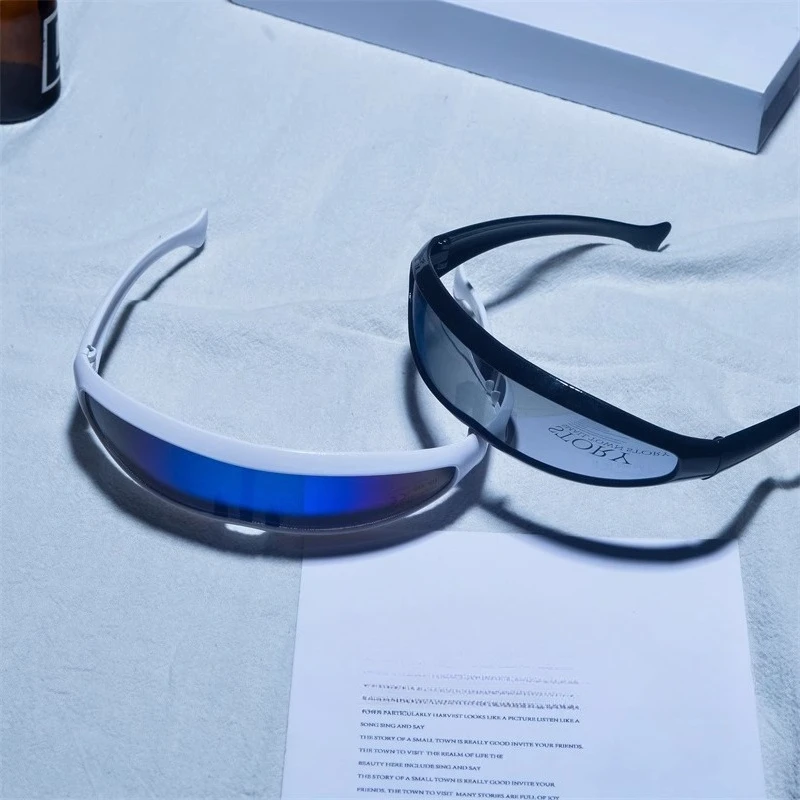 

Cyberpunk futuristic rectangular one-piece narrow-frame sunglasses ins trendy boy hottie hip-hop laser sunglasses