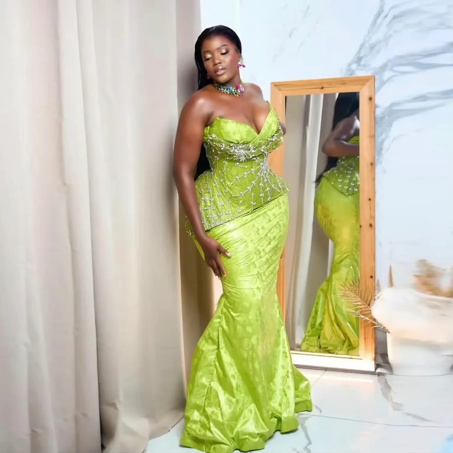 

EVLAST Customized Sexy Green V-neck Lace Evening Dress Sleeveless Crystal Beaded Mermaid Formal Party Gown Robe De Soiree SP128