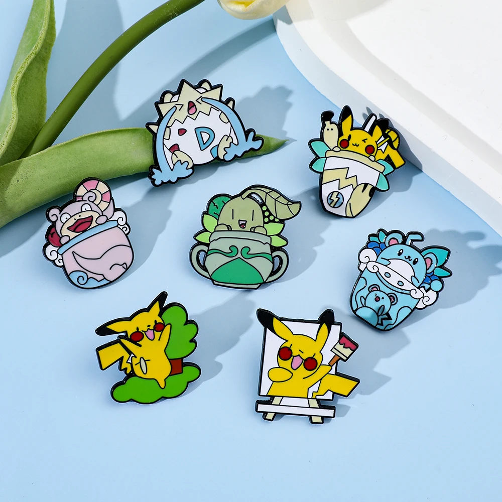 Брошь-в-стиле-аниме-«Покемон-Пикачу»-милый-мультяшный-тупе-Чикорита-эмалированная-булавка-для-одежды-украшение-для-рюкзака-аксессуар-трендовый-подарок