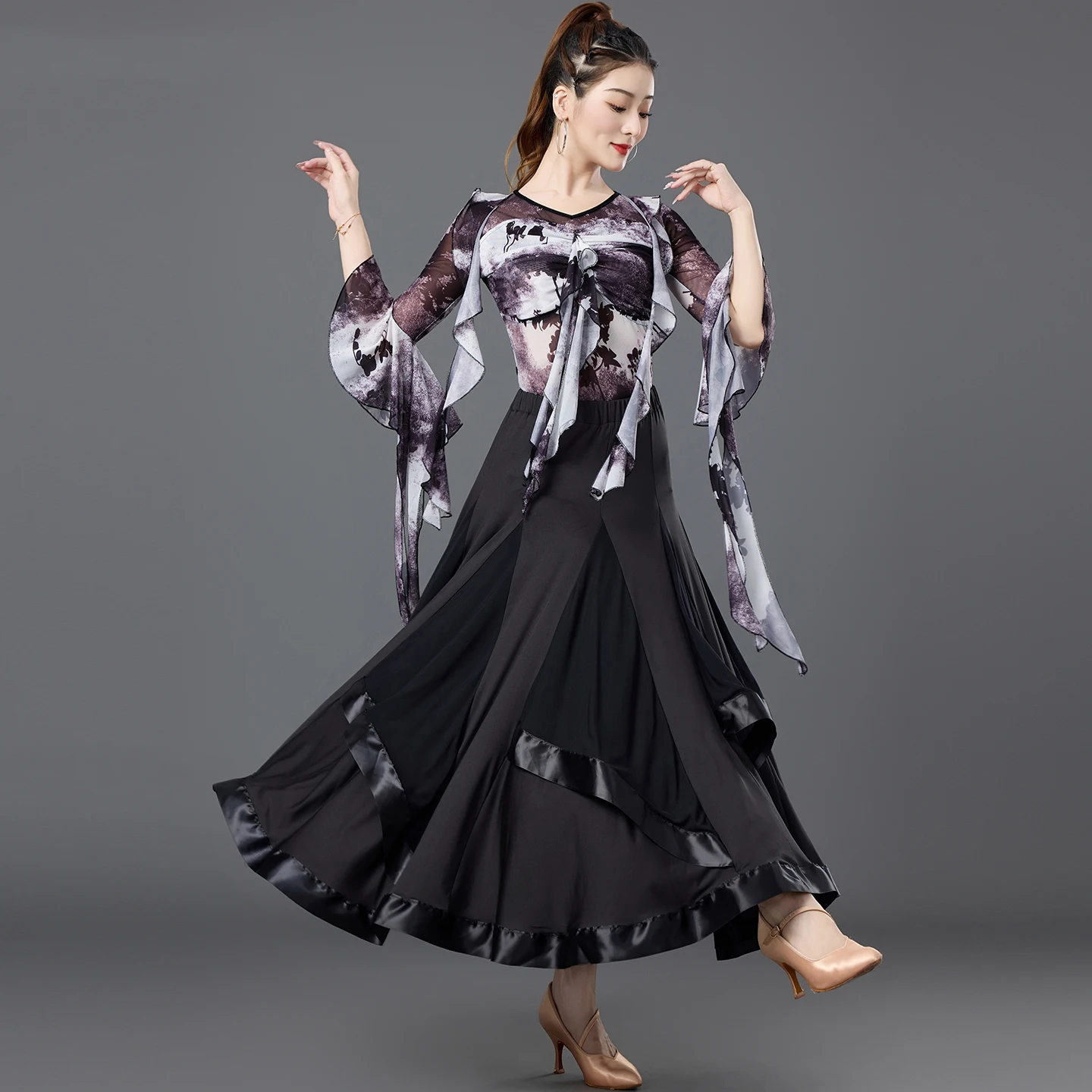 2025 delle nuove donne standard nazionali valzer sala da ballo pratica abbigliamento mezza gonna set vestito da performance di danza moderna XH3807