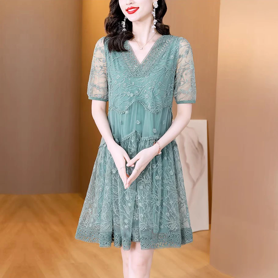 Plus Size Embroidery Dress Women 2024 Summer New Western Style Age Reducing Temperament Slim Mom's A-Line Dresses Female