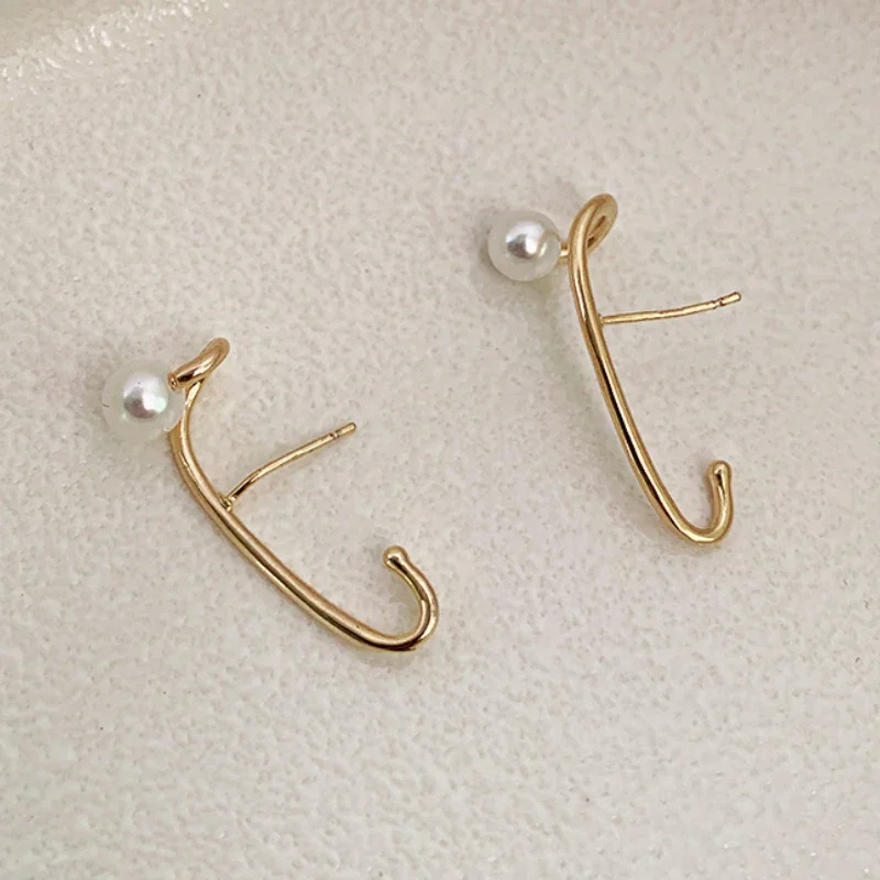 Trendy Jewelry 2024 Trend New European and American Design Snake shape Metal Clip Earrings For Women Fashion Accessories