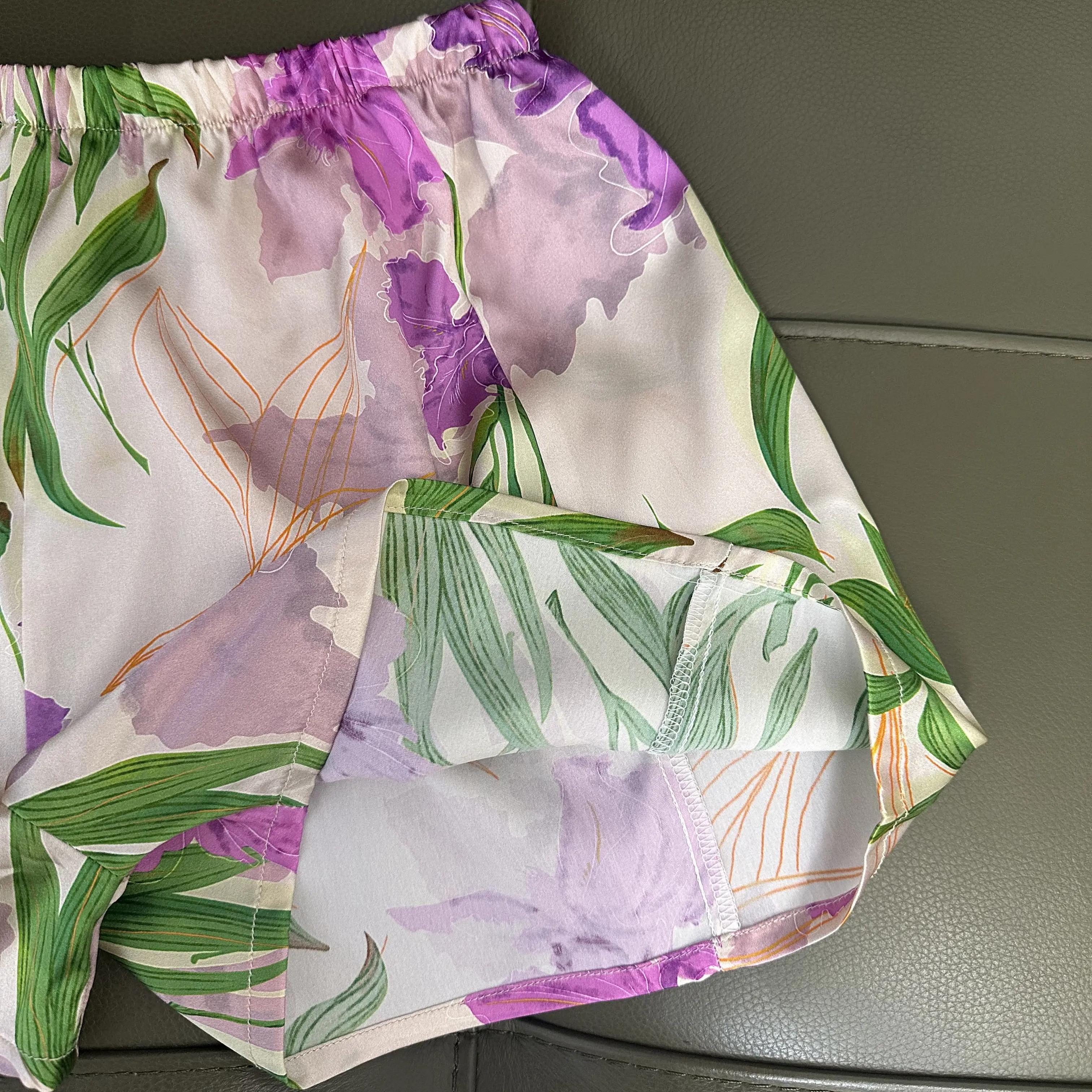 2025 Women's Summer Casual Sexy New 93% Natural Mulberry Silk Elastic Satin Iris Printed Elastic Waist Casual Shorts