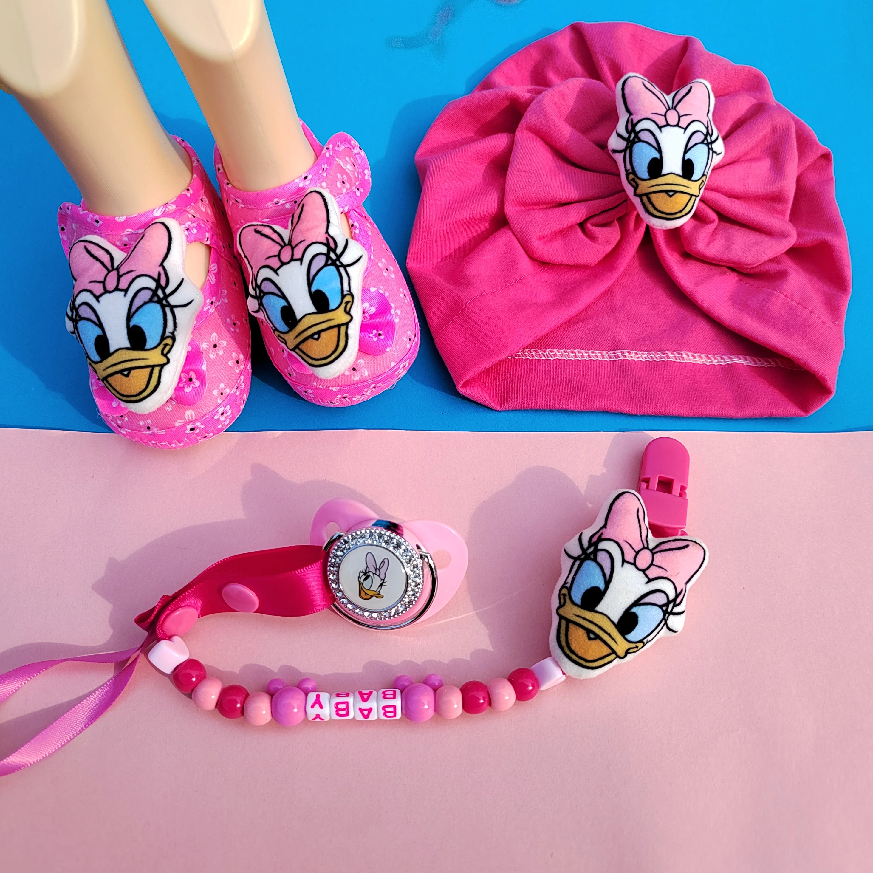 Disney Donald Duck Baby Accessories Luxury pacifier Chain for newborns Newly designed baby nipple toys Hats and headbands gift