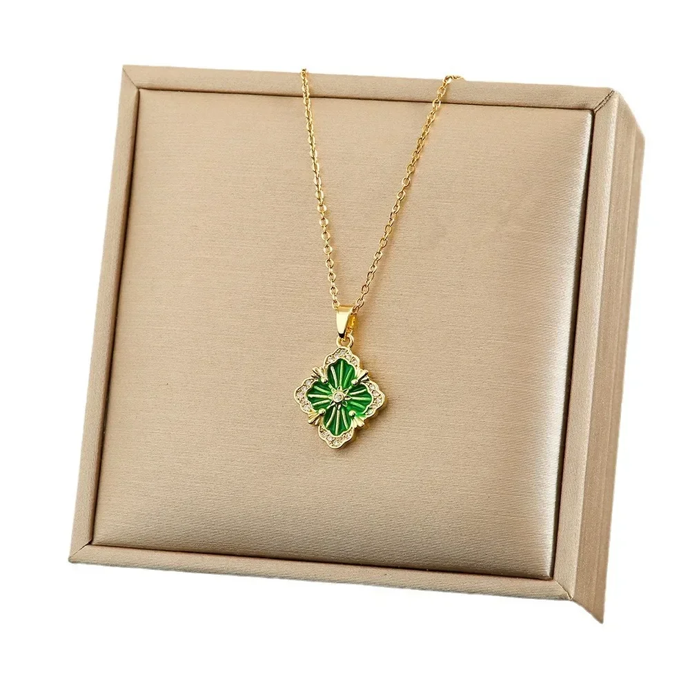 2025 Four-leaf clover titanium steel necklace for women, a versatile and elegant collarbone chain