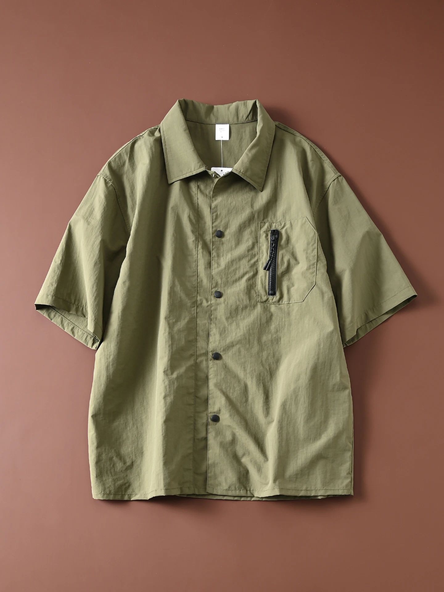 

Loose Casual Men's Short Sleeve Shirt Summer Breathable Pure Color Zipper Pocket Workwear Japanese Style Loose Fit Casual Shirt