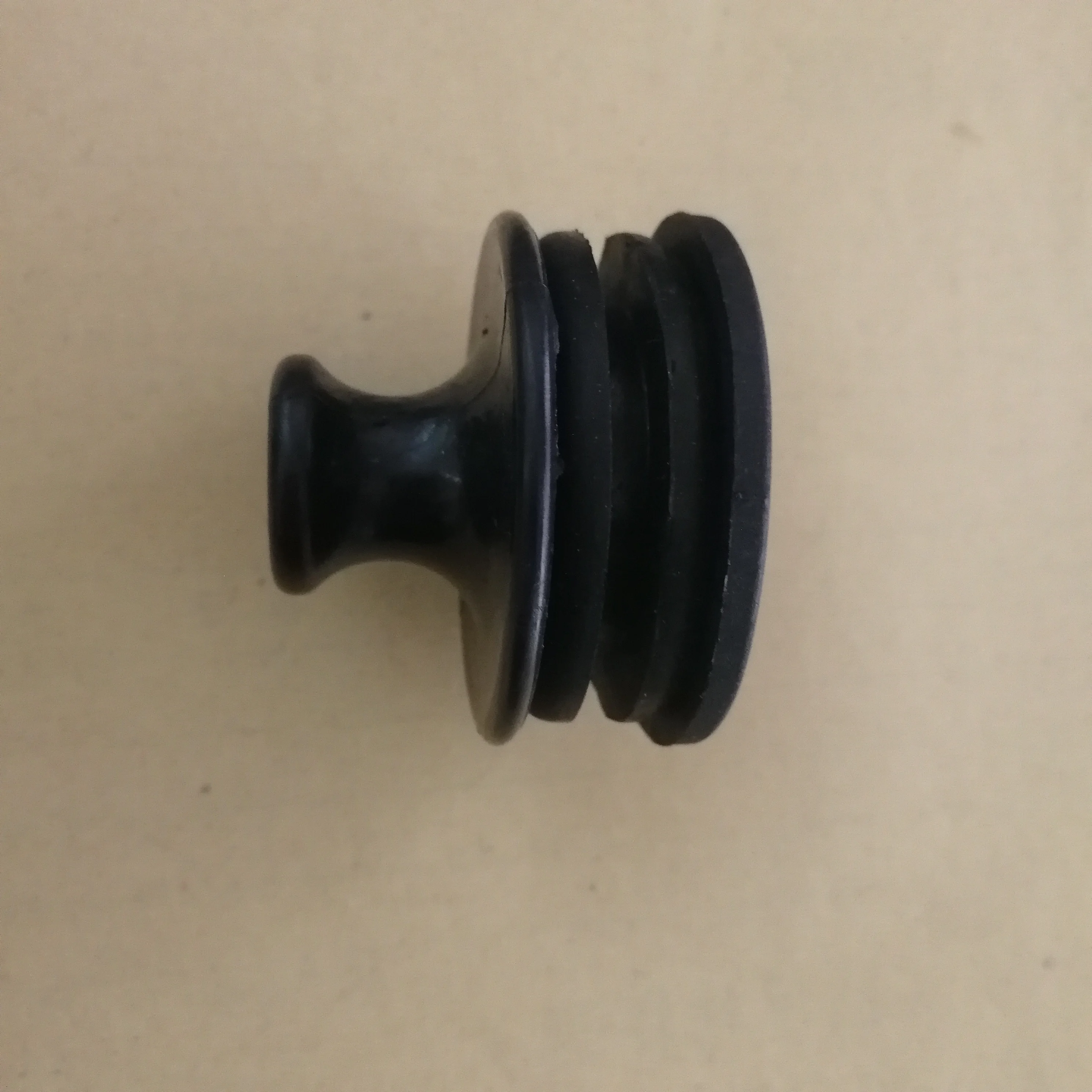 Suitable for komatsu PC for sany  front lower glass stopper excavator pull plug plug plug plug plug accessories