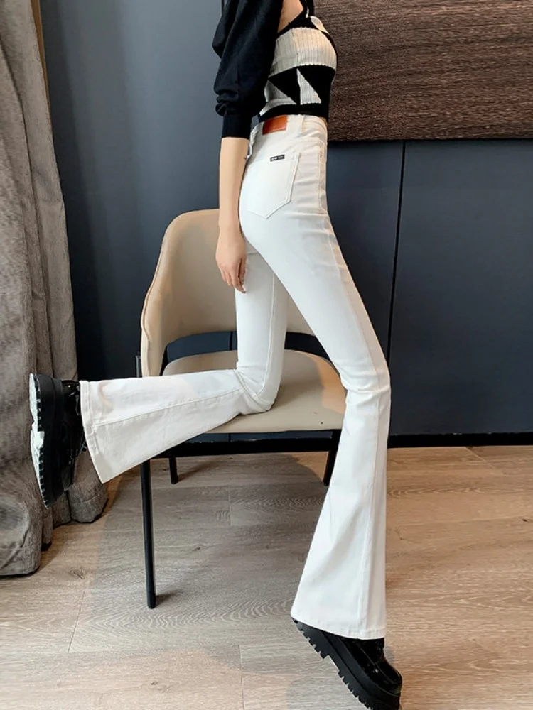 

High Waist Flared White Denim Jeans Women's Spring 2026 New Style Small Size Tightened American Style Outhole Casual Wear