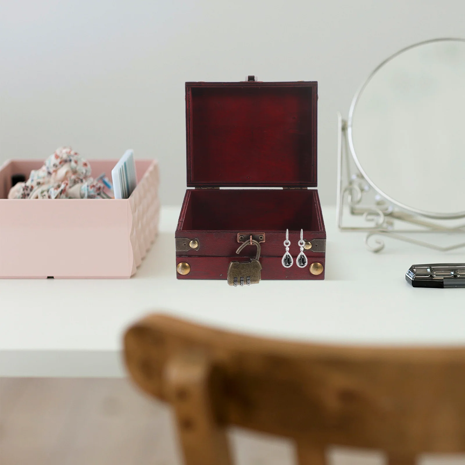 

Wooden Chest Lock Vintage Style Jewelry Storage Box Large Capacity Elegant Trinket Organizer Small Treasure Chest
