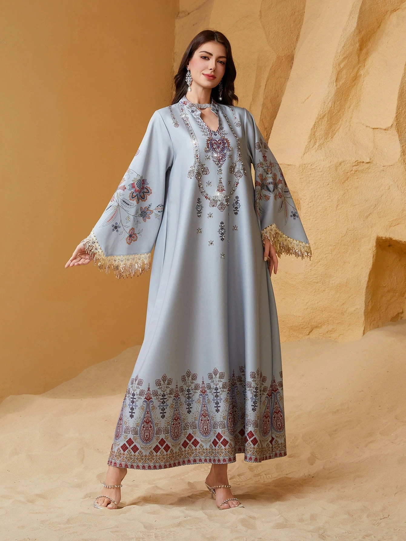 

Muslim luxury fashion women's long robe V-neck embroidered fringe temperament Middle East Saudi Arabia dress Abaya
